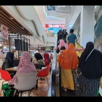 Warga Kota Pangkalpinang memadati pusat perbelanjaan pada Rabu (26/4/2023). (ANTARA/Aprionis)-1682494311