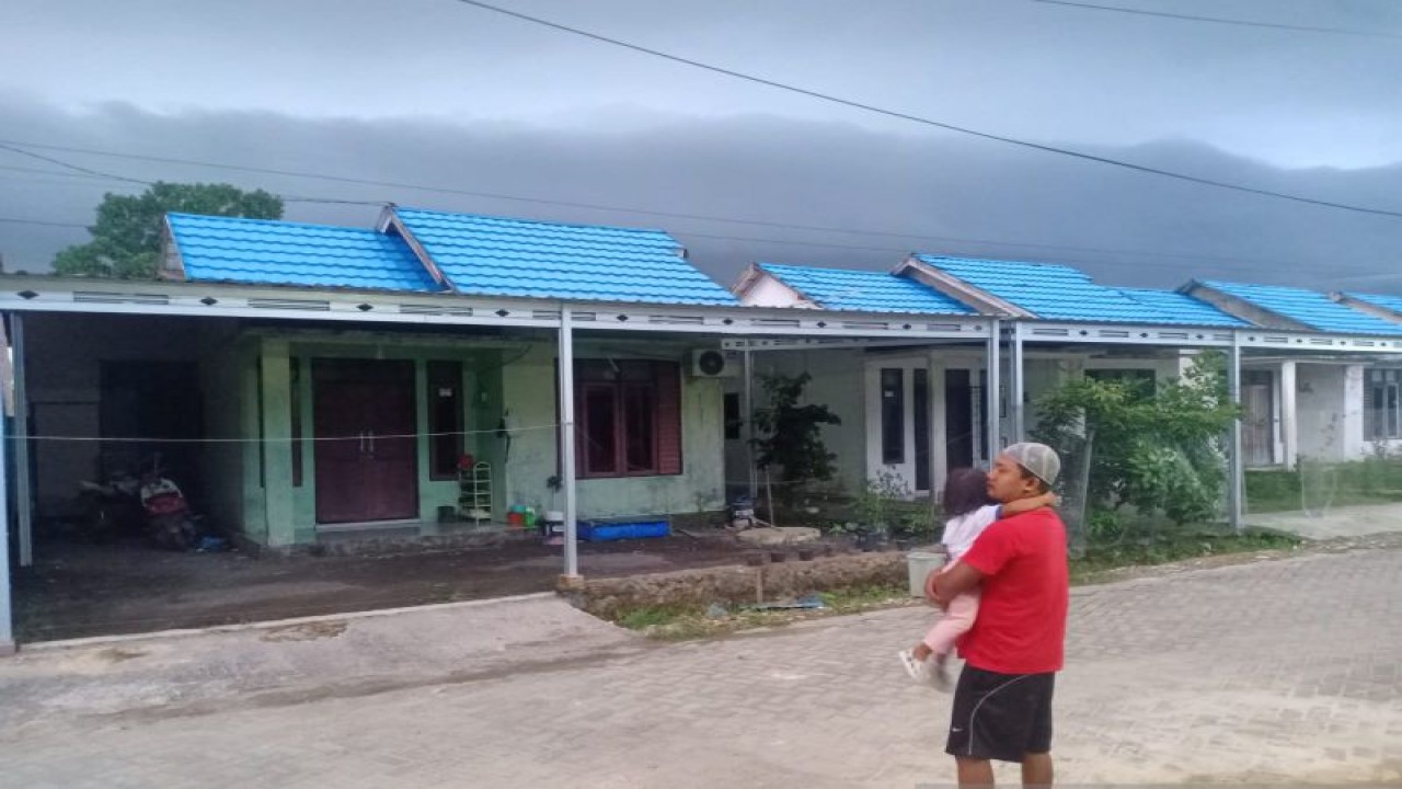 Warga Mentewe diminta waspada terhadap cuaca ekstrim (ANTARA/Sujud)