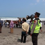 Wisatawan pantai Bantul diimbau tidak mandi cegah kecelakaan laut-1682506860