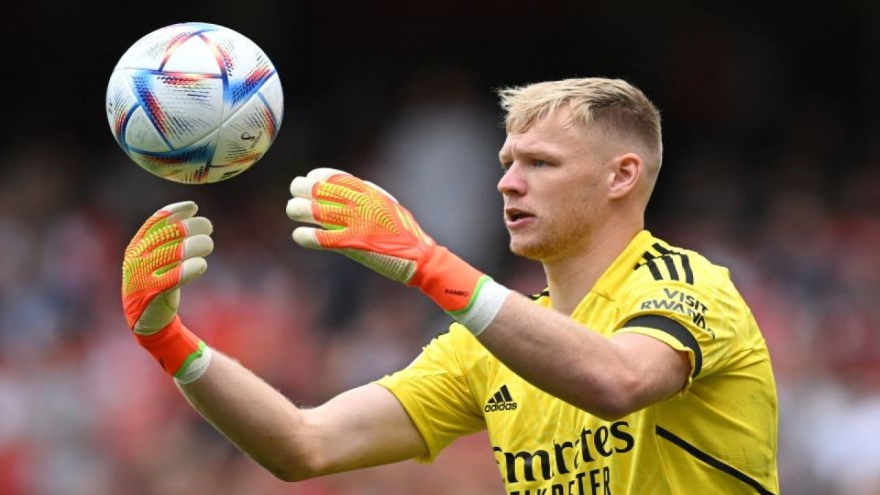 Aaron Ramsdale perpanjang kontrak di Arsenal hingga 2027 pada Jumat 19 Mei 2023. ANTARA/AFP/JUSTIN TALLIS