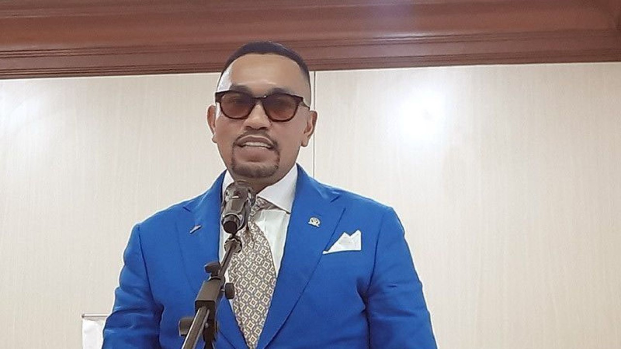 Wakil Ketua Komisi III DPR RI Ahmad Sahroni di Gedung Nusantara II DPR RI. ANTARA/Narda Margaretha Sinambela/am.