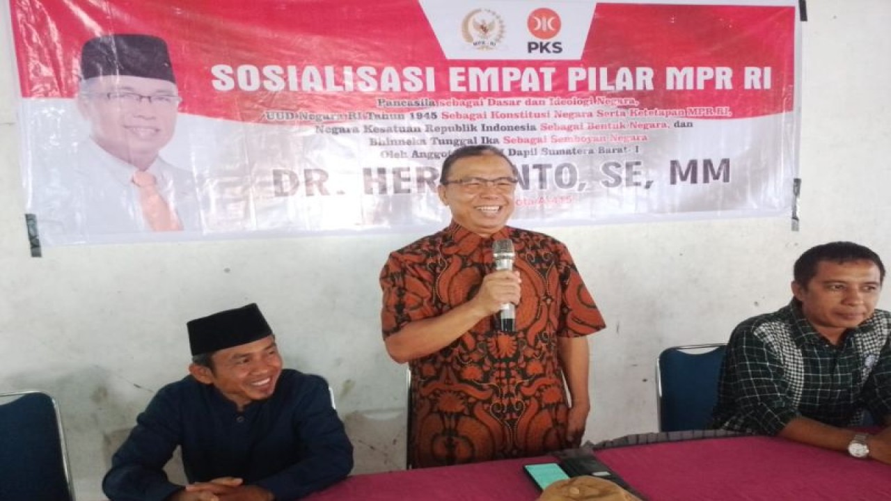 Anggota DPR RI Dapil Sumbar Hermanto (ANTARA/ HO Doumen Pribadi)