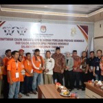 Anggota Partai Buruh usai menyerahkan berkas pendaftaran ke KPU Provinsi Bengkulu. ANTARA/Anggi Mayasari-1684131498