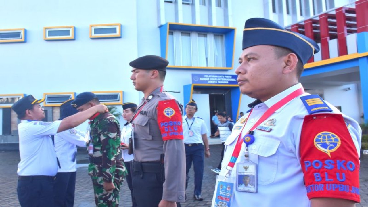 Ketua Posko Koordinasi Penyelenggaraan Angkutan Udara Lebaran Tahun 2023 di Badan Layanan Umum (BLU) Unit Penyelenggara Bandar Udara (UPBU) Juwata Tarakan Purnama Palanginan di Tarakan, Rabu (3/5) saat menutup posko angkutan udara mudik lebaran 1444 Hijriah secara resmi. ANTARA/HO-Humas Bandara Juwata Tarakan.