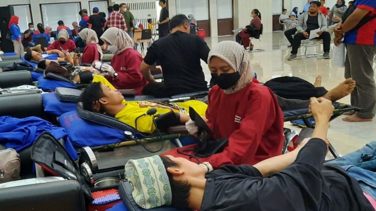 Arsip Foto- Pelayanan donor darah PMI. (ANTARA/Azmi)