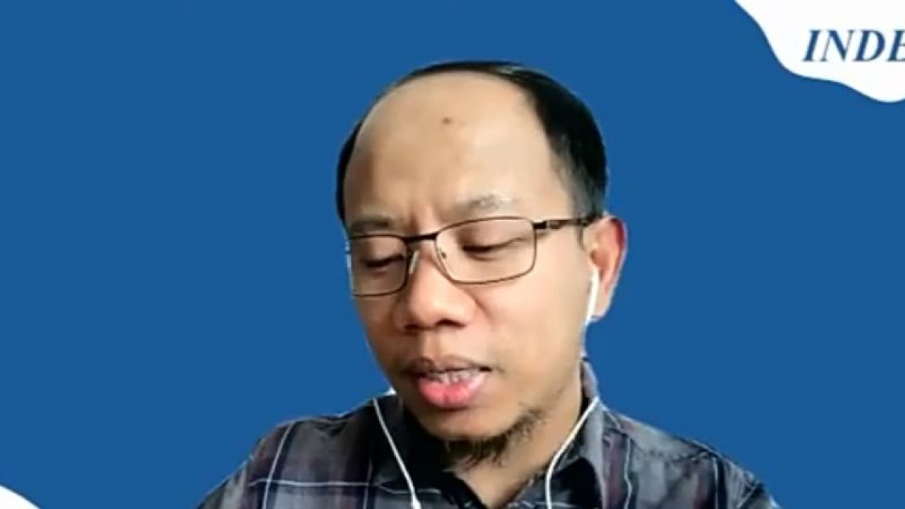 Tangkapan layar Ekonom Institute for Development of Economics and Finance (Indef) Eko Listiyanto dalam Diskusi Online Indef yang dipantau di Jakarta, Kamis (16/3/2023). (ANTARA/Sanya Dinda)