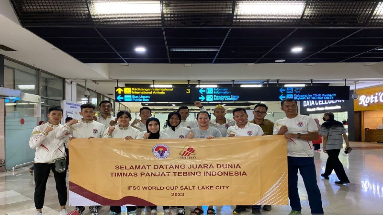 Para atlet panjat tebing Indonesia tiba di bandara Soekarno Hatta, Tangerang usai melakoni IFSC World Cup 2023 seri Salt Lake, Amerika pada Rabu lalu (24/5/2023) (HO)