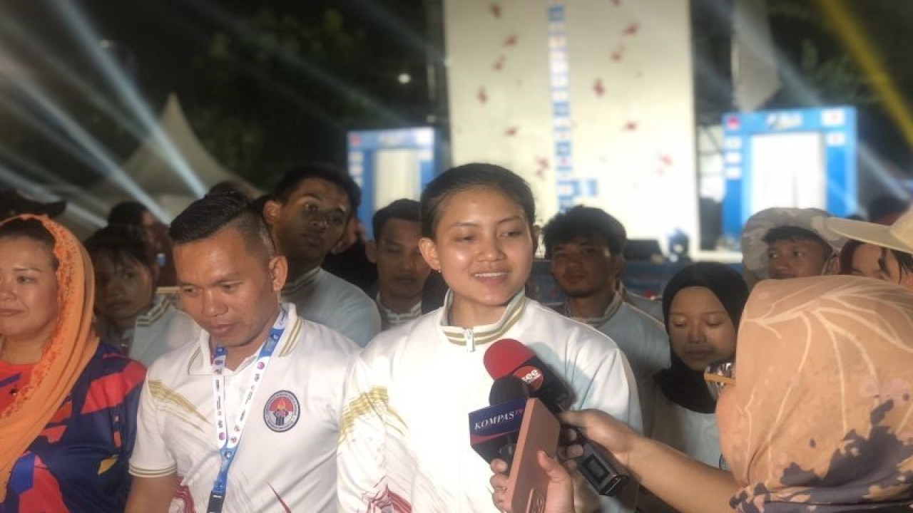 Desak Made Rita Kusuma Dewi saat ditemui awak media seusai menuntaskan babak kualifimasi IFSC World Cup 2023 Jakarta di Lot 6 GBK Jakarta, pada Sabtu malam. (ANTARA/Zaro Ezza Syachniar)