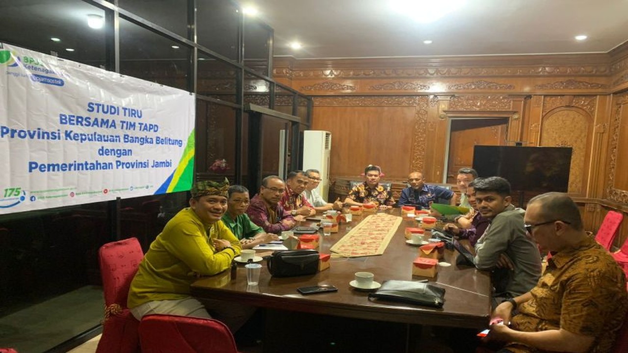 Pertemuan dua Pemerintah Provinsi Jambi dan Bangka Belitung terkait BPJS Ketenagakerjaan.(ANTARA/HO/Diskominfo Jambi)