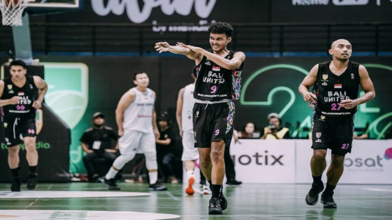 Bali United Basketball Club melibas Bumi Bornoe Basketball Pontianak dengan skor akhir 89-62 dalam laga lanjutan laga IBL 2023 Seri 6 Yogyakarta yang digelar di GOR Amongrogo, Kamis (25/5/2023). ANTARA/HO-IBL