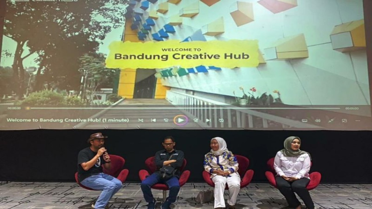Dispar ajak pelaku Ekraf Sultra studi banding industri kreatif di Bandung, Jawa Barat selama 17-19 Mei 2023, Rabu (17/5/2023) (ANTARA/HO-Dispar Sultra)