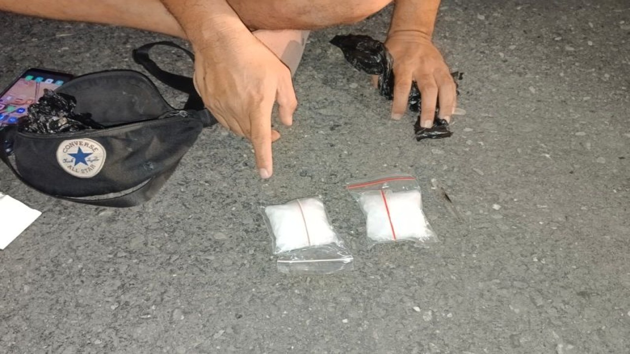 Barang bukti berupa narkoba jenis sabu yang ditemukan saat penggeledahan di Kabupaten Banggai, Sulawesi Tengah, Senin (15/5/2023). ANTARA/HO-Humas Polres Banggai.