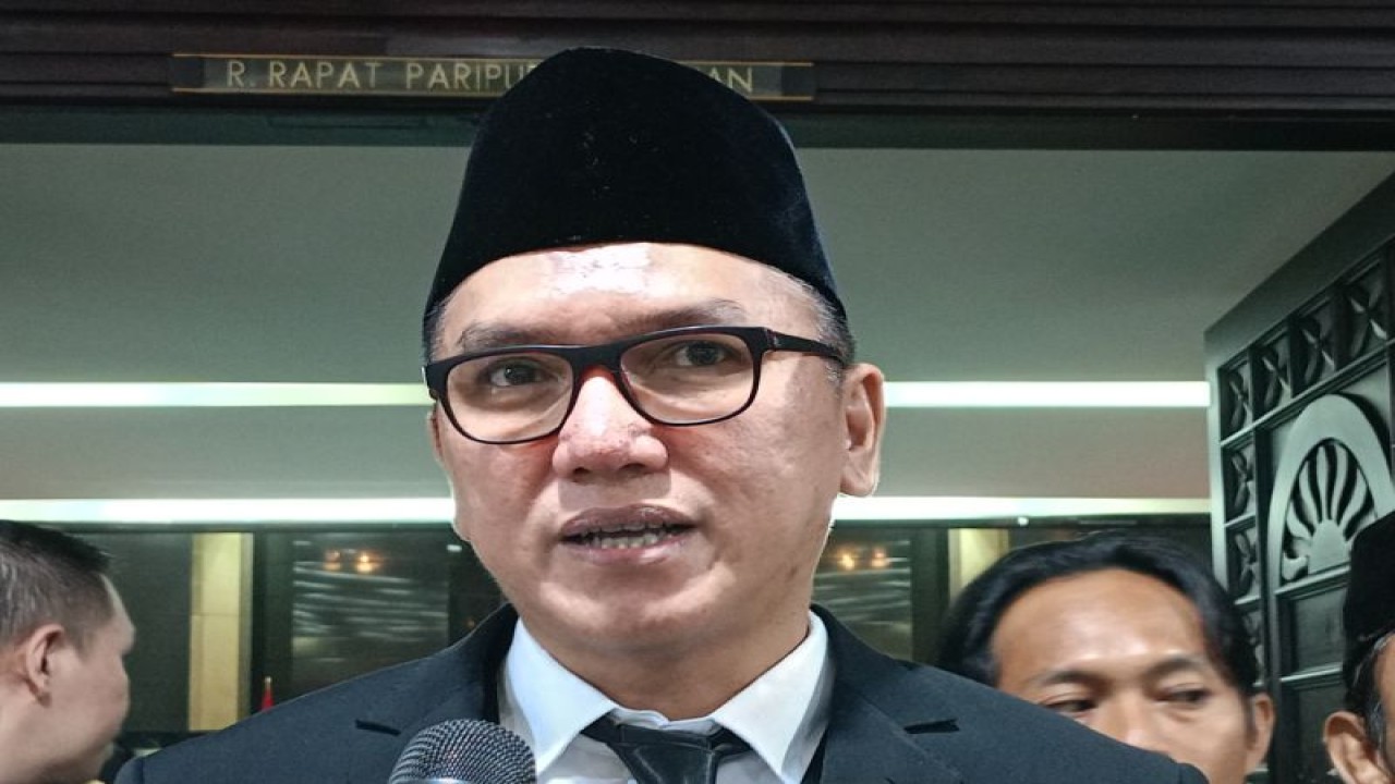 Anggota DPRD DKI Jakarta periode 2019-2024 pengganti M Taufik, Bastian P Simanjuntak di Gedung DPRD DKI, Jakarta Pusat, Rabu (31/5/2023). ANTARA/Siti Nurhaliza