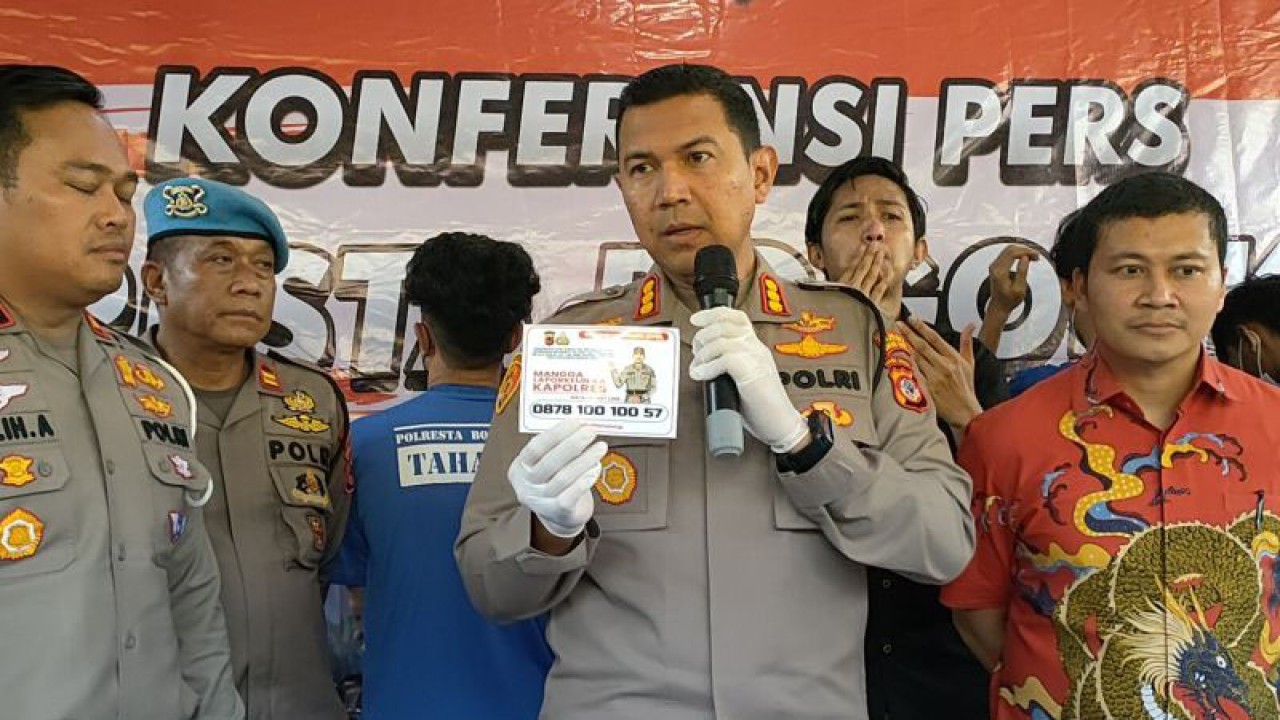 Kapolresta Bogor Kota Kombes Pol Bismo Teguh Prakoso (tengah) saat ungkap kasus lain beberapa hari lalu. (ANTARA/Linna Susanti)