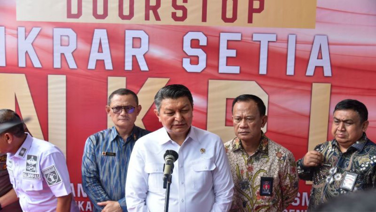 Kepala Badan Nasional Penanggulangan Terorisme (BNPT) Komjen Polisi Rycko Amelza Dahniel dalam kegiatan ikrar setia NKRI di Kawasan Pusat Pelatihan dan Deradikalisasi BNPT RI, Sentul, Kabupaten Bogor, Jawa Barat, Rabu (3/5/2023). ANTARA/HO-Humas BNPT