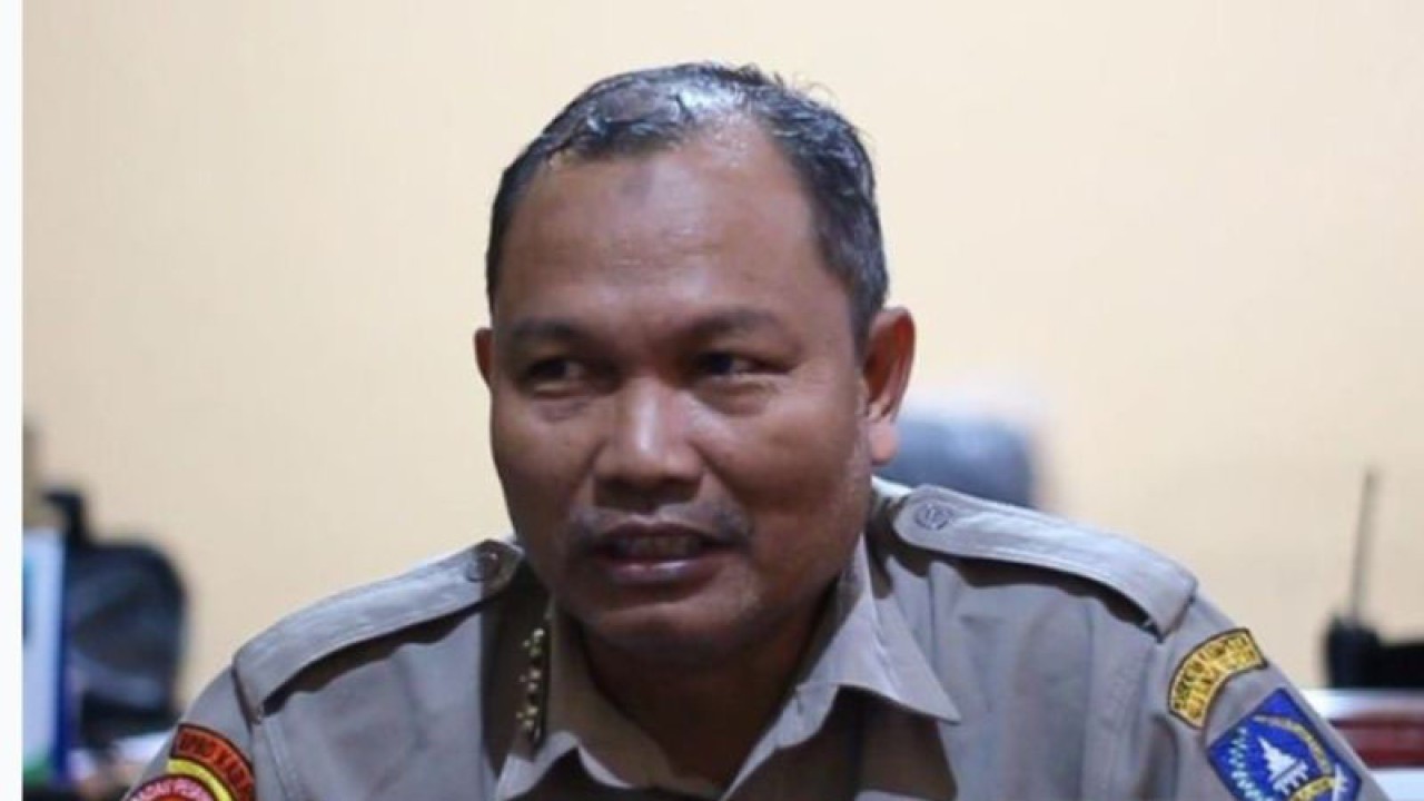 Kepala BPBD HSS Kusairi memberikan keterangan di Kandangan, Kalimantan Selatan, Selasa (28/3/2023). (ANTARA/Fathurrahman)