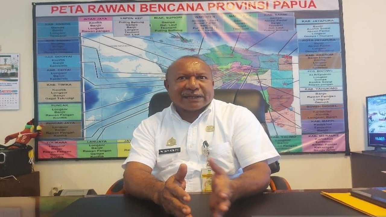 Kepala Badan Penanggulangan Bencana Daerah (BPBD) Provinsi Papua William R Manderi (ANTARA/Qadri Pratiwi)