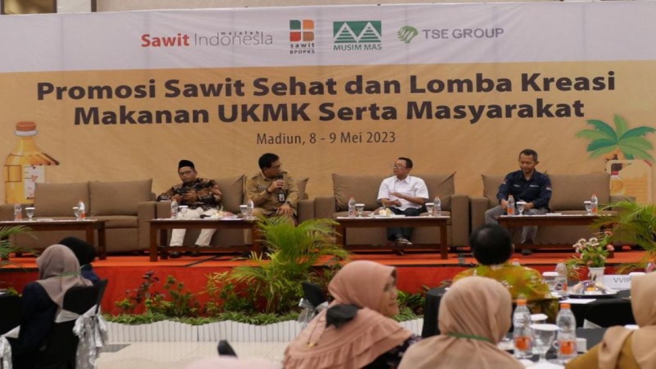 Diskusi dalam rangka Promosi Sawit Sehat dan Lomba Kreasi Makanan UKMK Serta Masyarakat di Madiun, 8-9 Mei 2023 yang digelar Badan Pengelola Dana Perkebunan Kelapa Sawit (BPDPKS) bekerjasama dengan Majalah Sawit Indonesia. (Antara/HO/BPDPKS)