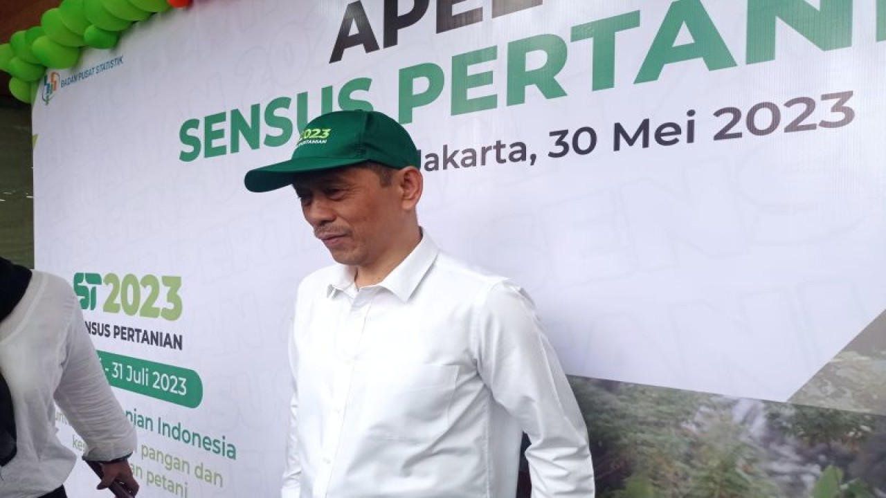 Sekretaris Utama Badan Pusat Statistik (BPS) Atqo Mardiyanto usai Apel Siaga Sensus Pertanian 2023 di Kantor Pusat BPS, Jakarta, Selasa (30/5/2023). ANTARA/Sanya Dinda