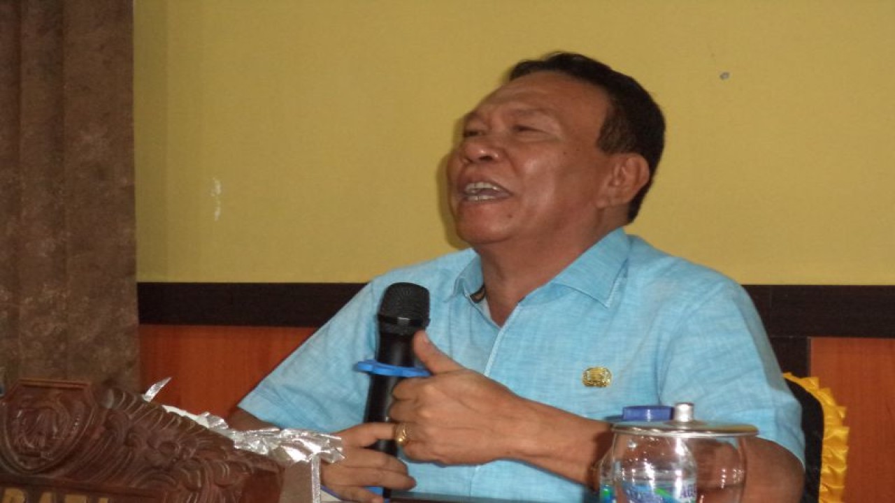 Bupati Kupang Provinsi Nusa Tenggara Timur Korinus Masneno s (ANTARA/Benny Jahang)