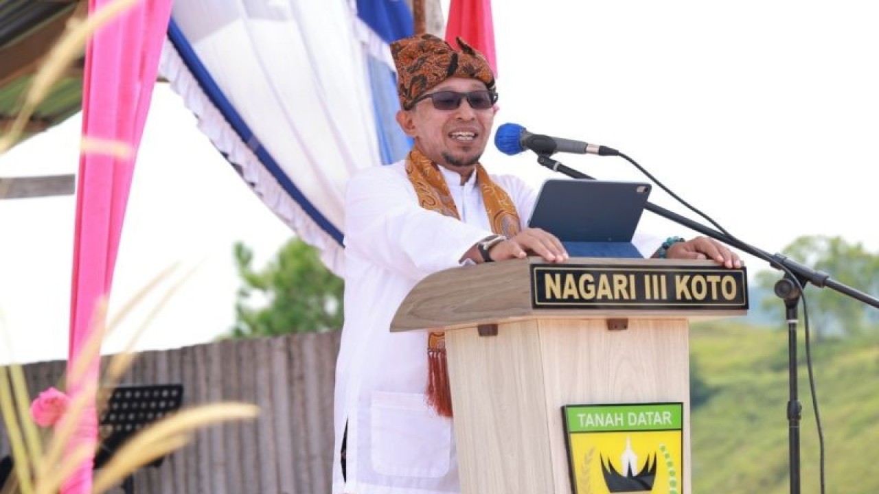 Bupati Tanah Datar Eka Putra.  (ANTARA/Etri Saputra)