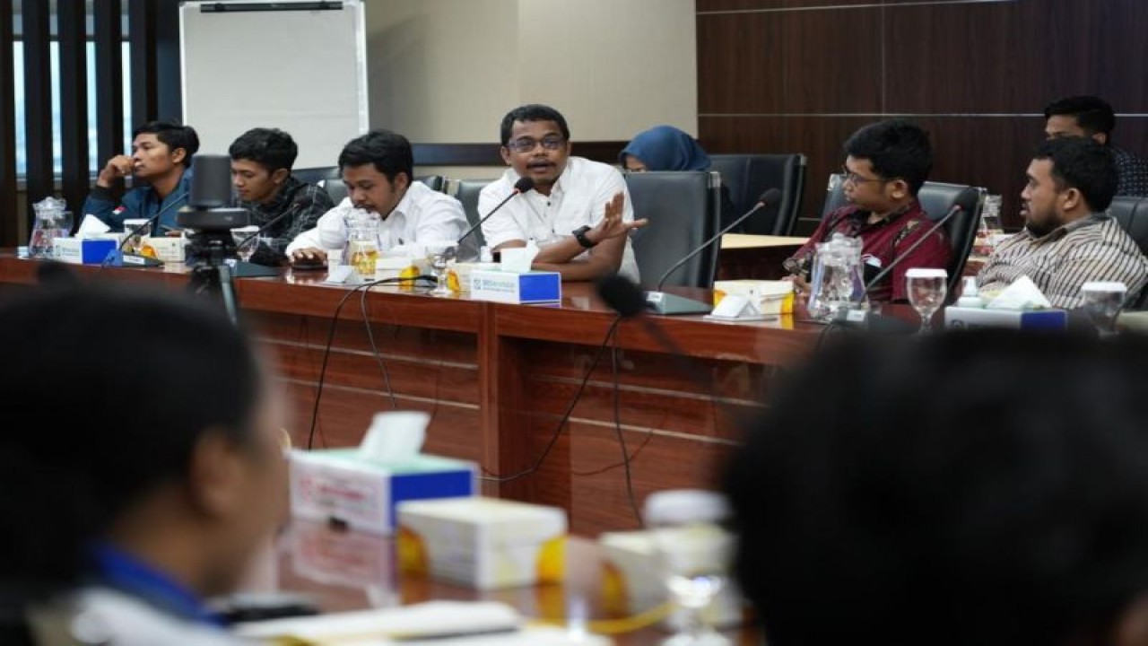 Organisasi mahasiswa yang tergabung dalam Kelompok Cipayung Plus saat menghadiri kegiatan Sosialisasi Transformasi Mutu Layanan BPJS Kesehatan. (ANTARA/ HO - BPJS Kesehatan)