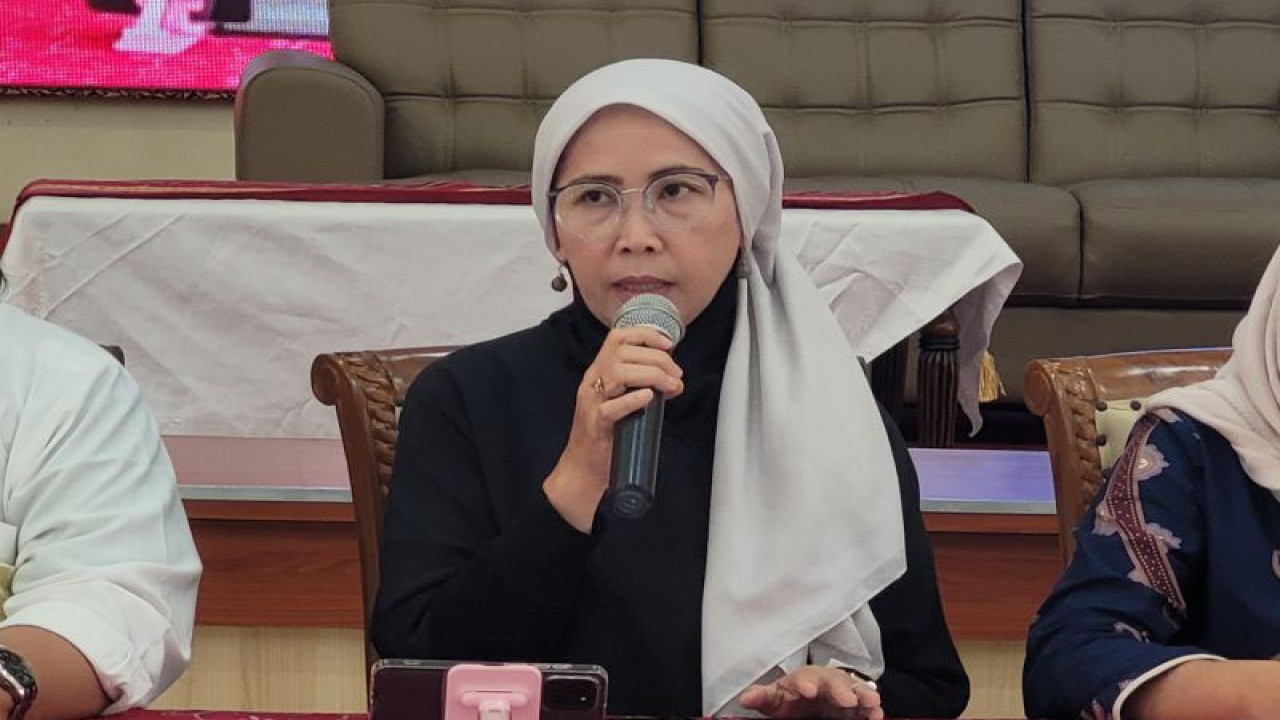 Ketua Komite Nasional Disabilitas (KND) Dante Rigmalia dalam acara Peringatan Satu Tahun UU TPKS yang diadakan di Gedung Cawang Kencana, Jakarta, Kamis (11/5/2023) (ANTARA/Sean Filo Muhamad)