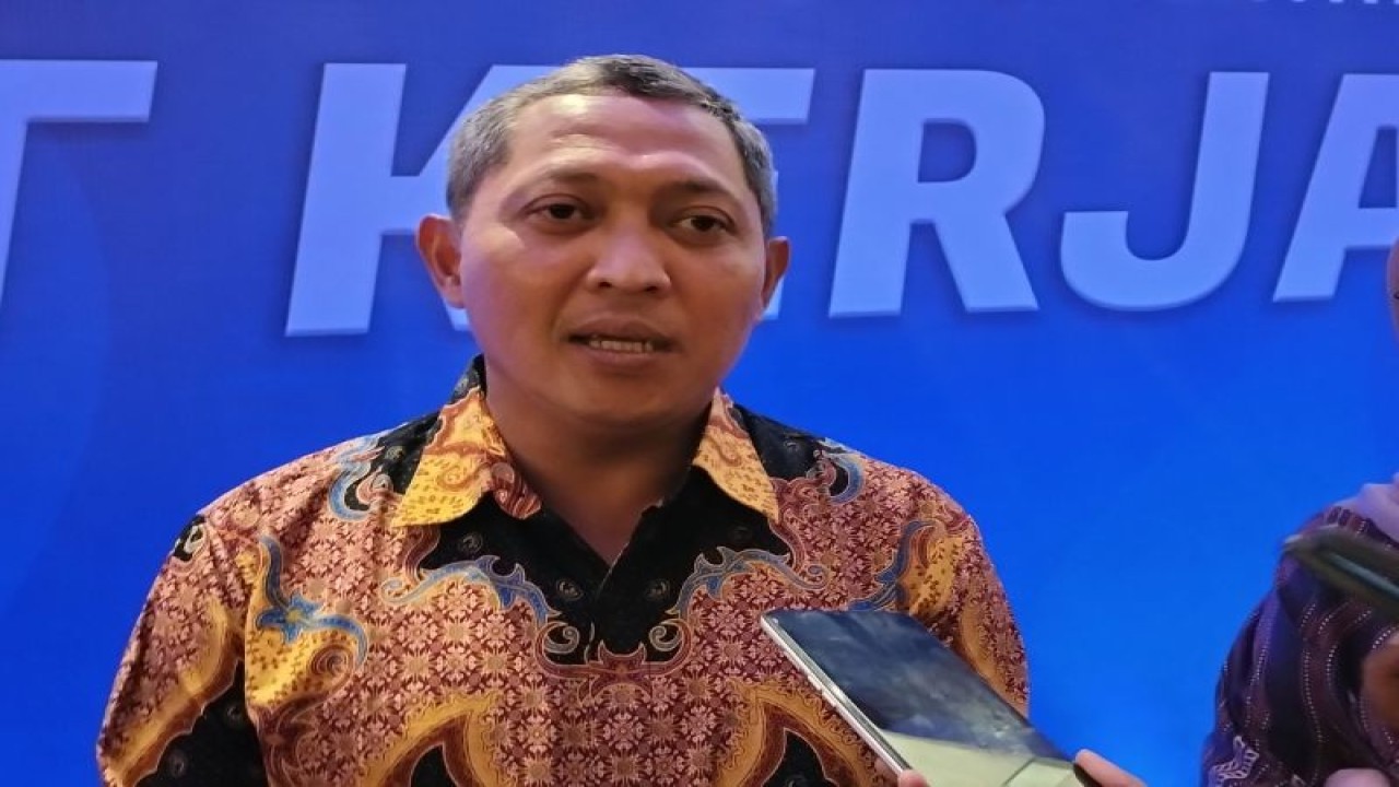 Direktur Kelembagaan Direktorat Jenderal Pendidikan Tinggi, Riset, dan Teknologi Kemendikbudristek Lukman. (ANTARA/Muhammad Zulfikar)
