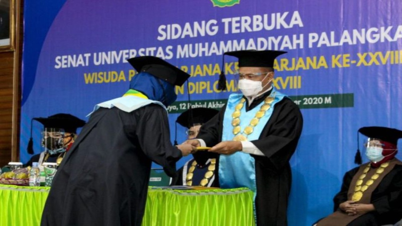 Dokumentasi. Prosesi wisuda di Universitas Muhammadiyah Palangkaraya (UMPR) pada periode 2020. (ANTARA/HO-Humas UMPR)