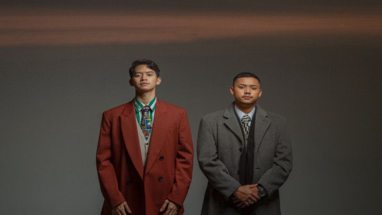Duo musisi yang tergabung dalam Mantra Vutura hadirkan "Kembali" untuk tutup album anyar mereka di 2023. (ANTARA/HO/Sun Eater)