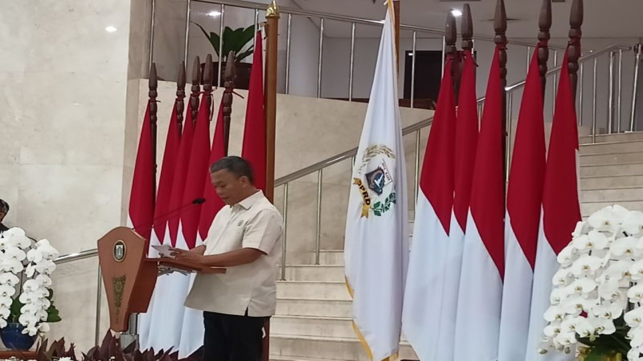 Ketua DPRD DKI Jakarta Prasetyo Edi Marsudi saat memberi sambutan di depan Forum Komunikasi Pimpinan Daerah (Forkopimda) DKI Jakarta di Gedung DPRD DKI, Jakarta Pusat, Rabu (3/5/2023). ANTARA/Siti Nurhaliza
