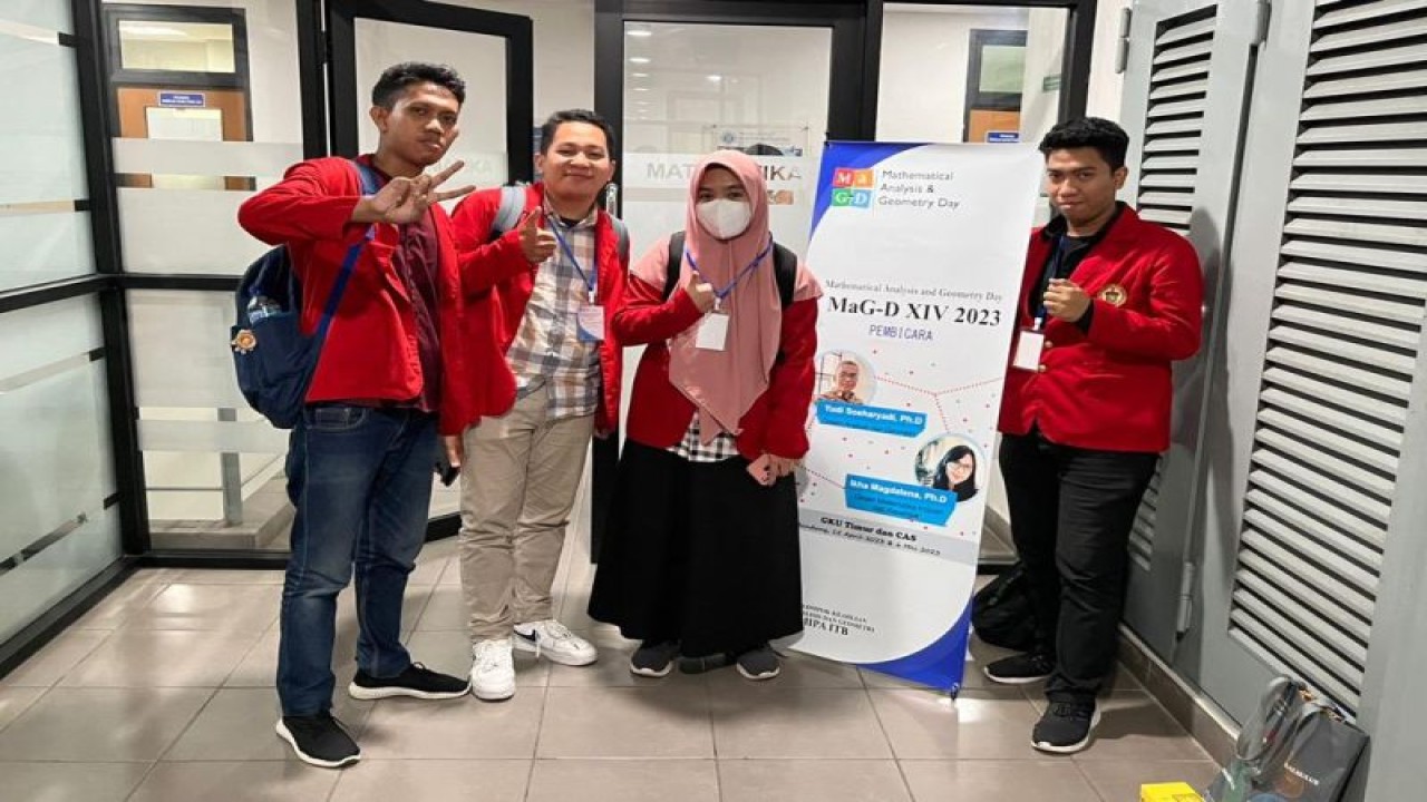 Empat mahasiswa Unhas raih medali di ajang Mathematical Analysis and Geometry Day (MagD) 2023 di ITB.ANTARA/HO