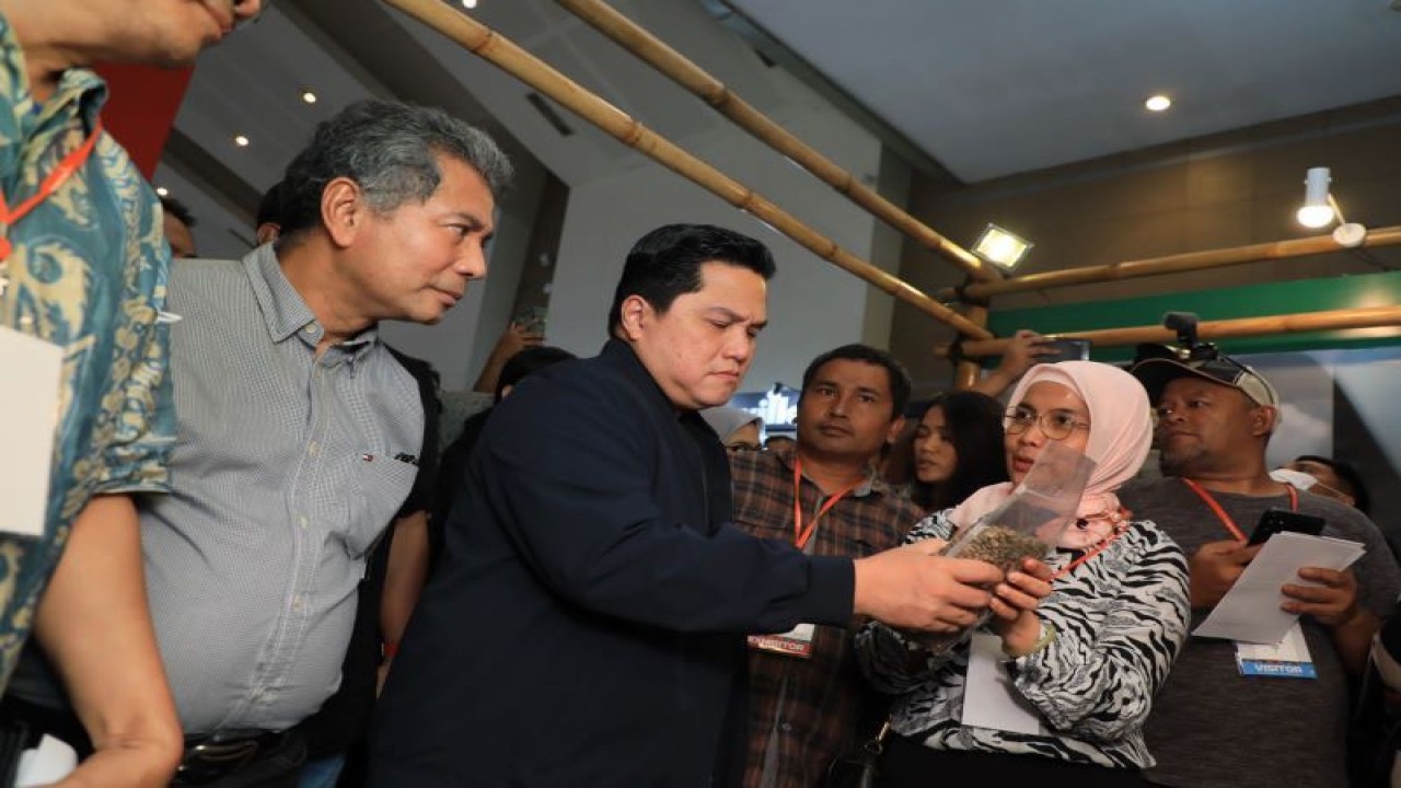 Menteri BUMN Erick Thohir dan PT Pupuk Indonesia (Persero) mendukung pengembangan dan kemajuan petani dan industri kopi nasional. ANTARA/HO - Pupuk Indonesia