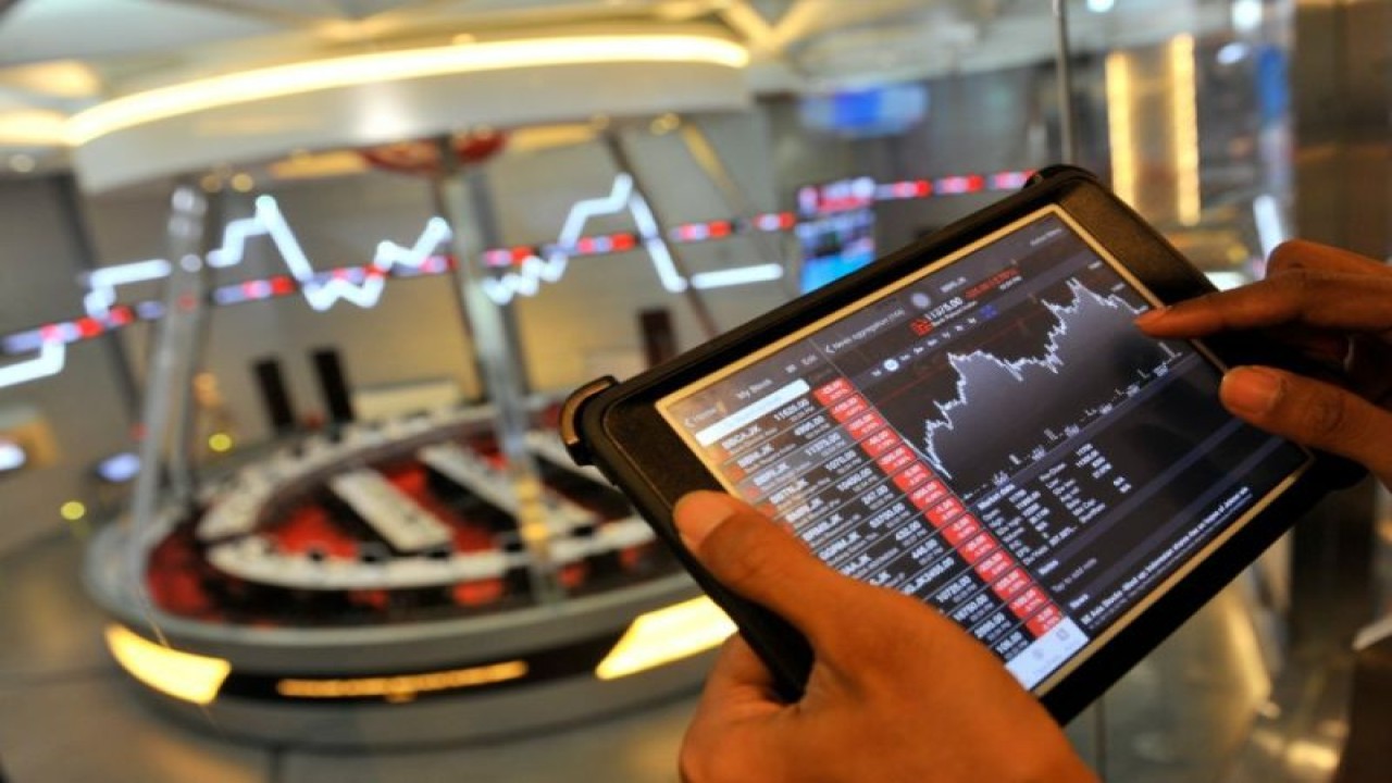Grafik investasi saham (ANTARA/HO-BEI Sultra)