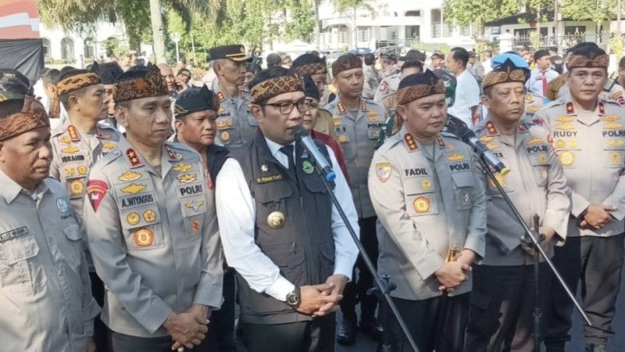 Gubernur Jawa Barat (Jabar) Ridwan Kamil, di Bandung, Jawa Barat, Senin (15/5/2023). ANTARA/Bagus Ahmad Rizaldi