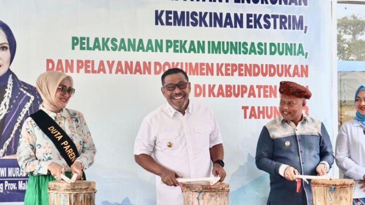 Gubernur Maluku bersama Duta perangi stunting di Kabupaten Buru (Antara/HO-Pemprovmaluku)