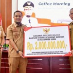 Gubernur Sulsel serahkan Rp2 miliar untuk tangani dampak banjir Luwu-1684922510