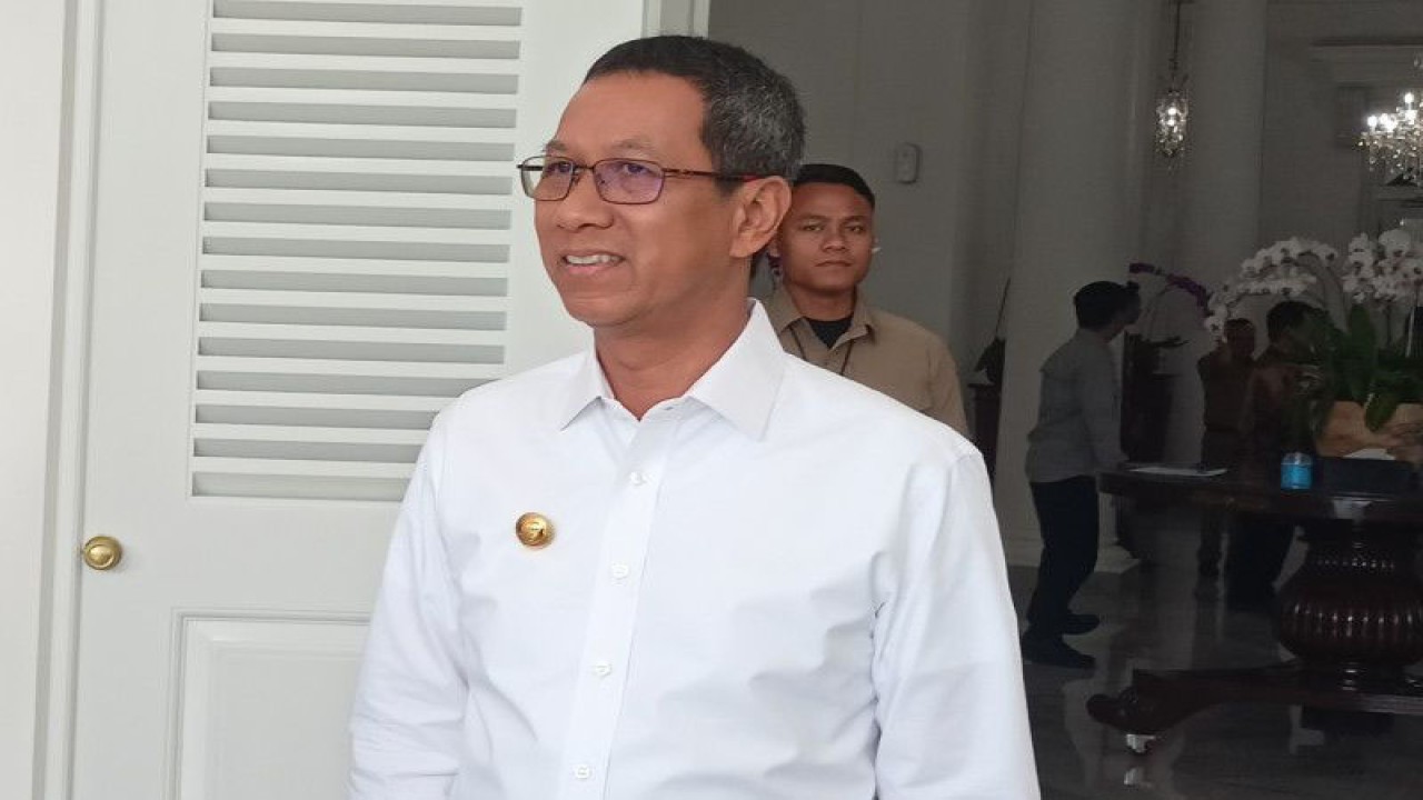 Penjabat (Pj) Gubernur DKI Jakarta Heru Budi Hartono di Balai Kota DKI, Jakarta Pusat, Selasa (9/5/2023). ANTARA/Siti Nurhaliza