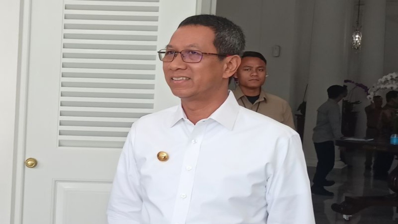 Penjabat (Pj) Gubernur DKI Jakarta Heru Budi Hartono di Balai Kota DKI, Jakarta Pusat, Selasa (9/5/2023). ANTARA/Siti Nurhaliza