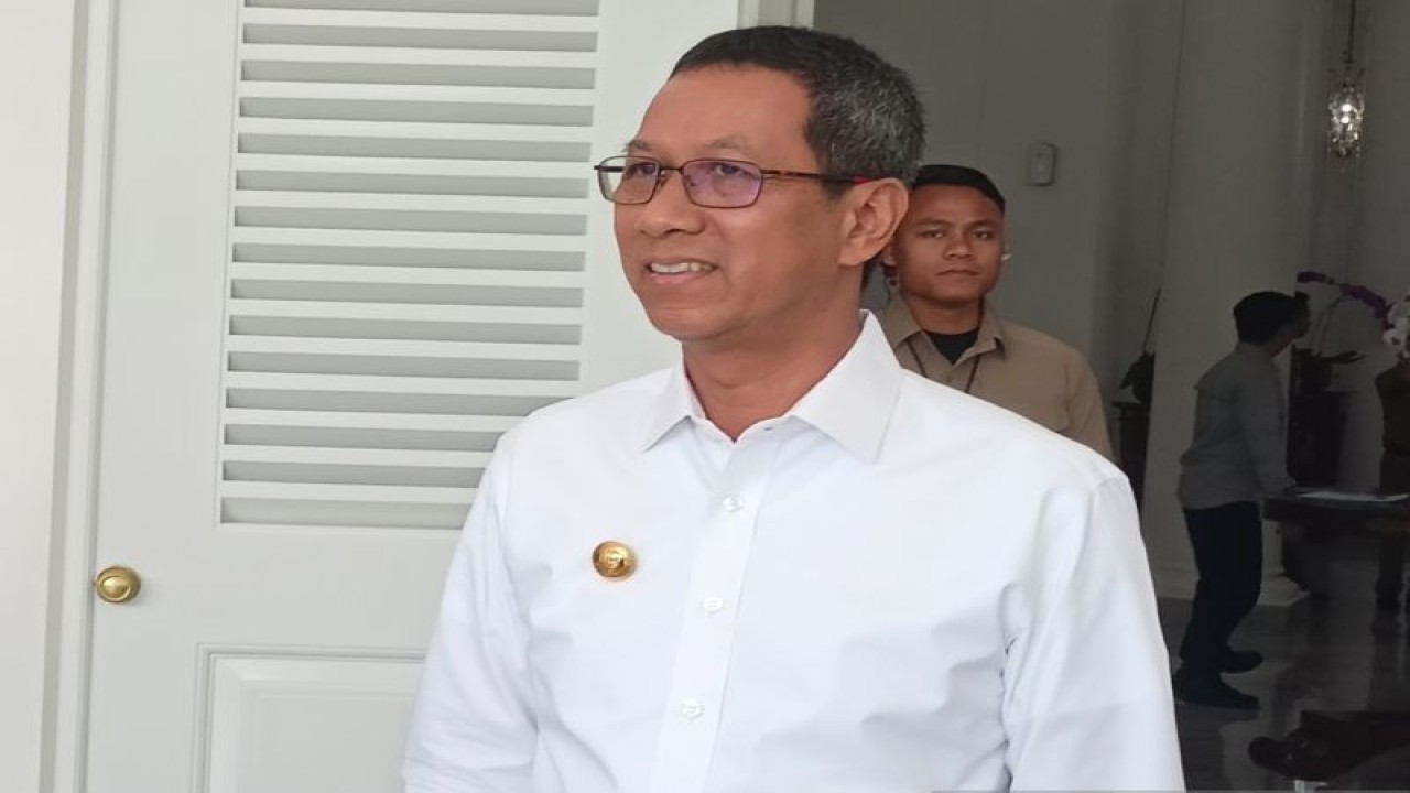 Penjabat (Pj) Gubernur DKI Jakarta Heru Budi Hartono di Balai Kota DKI, Jakarta Pusat, Selasa (9/5/2023). ANTARA/Siti Nurhaliza