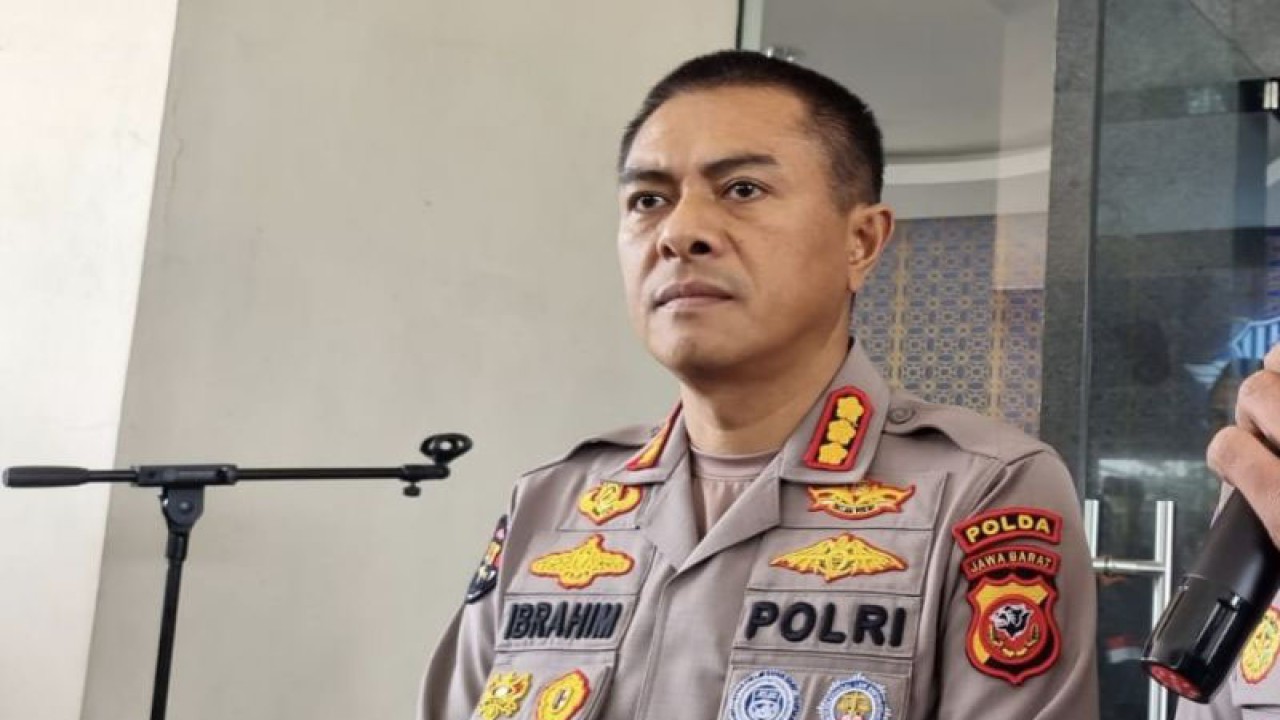 Kabidhumas Polda Jawa Barat Kombes Pol Ibrahim Tompo. (ANTARA/Bagus Ahmad Rizaldi)