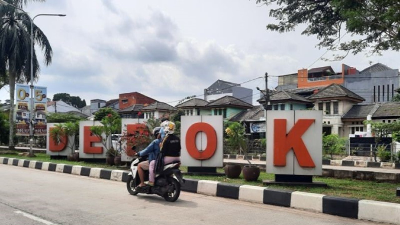 Ilustrasi - Jalan GDC Depok. ANTARA/Feru Lantara.