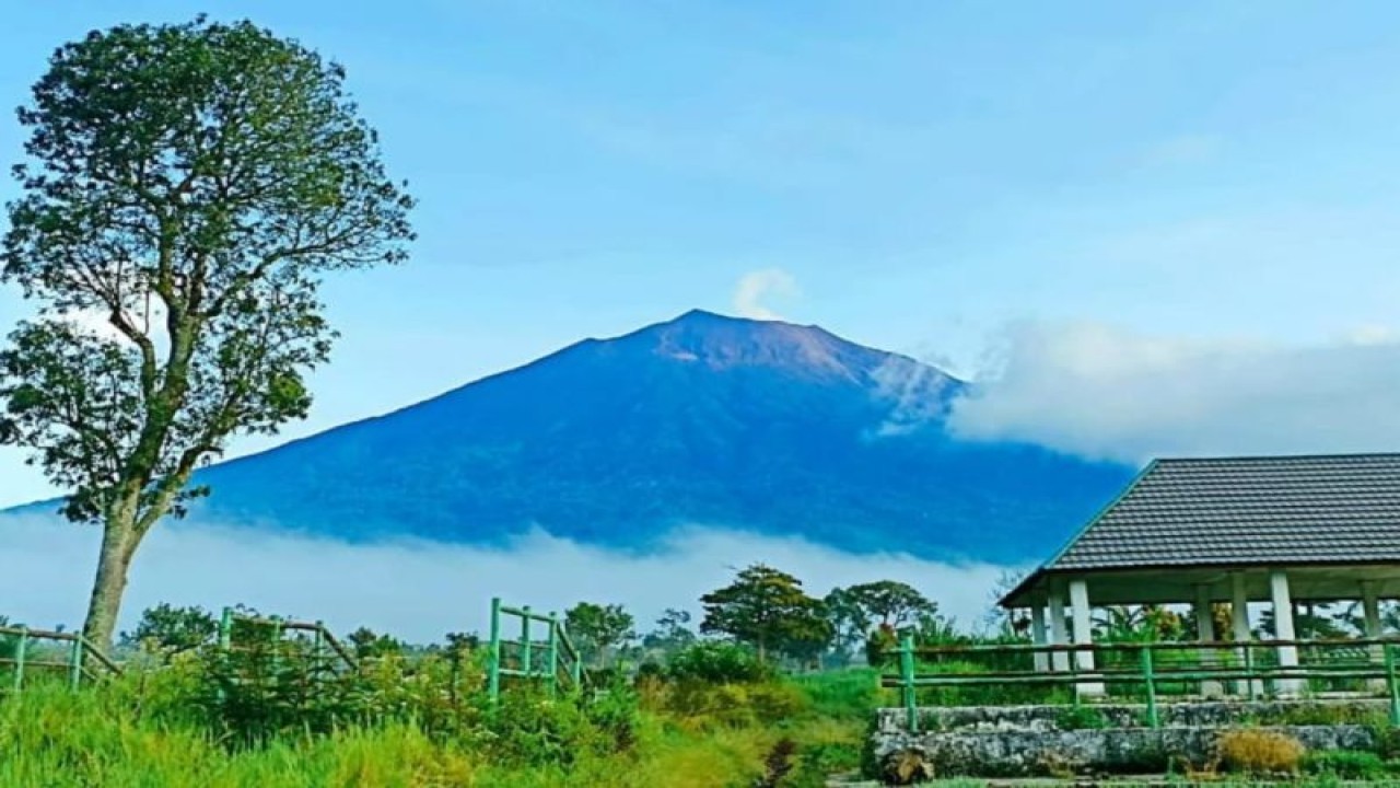 Jalur pendakian Gunung Kerinci kembali dibuka, Selasa (9/5/2023). (ANTARA/HO-IST)