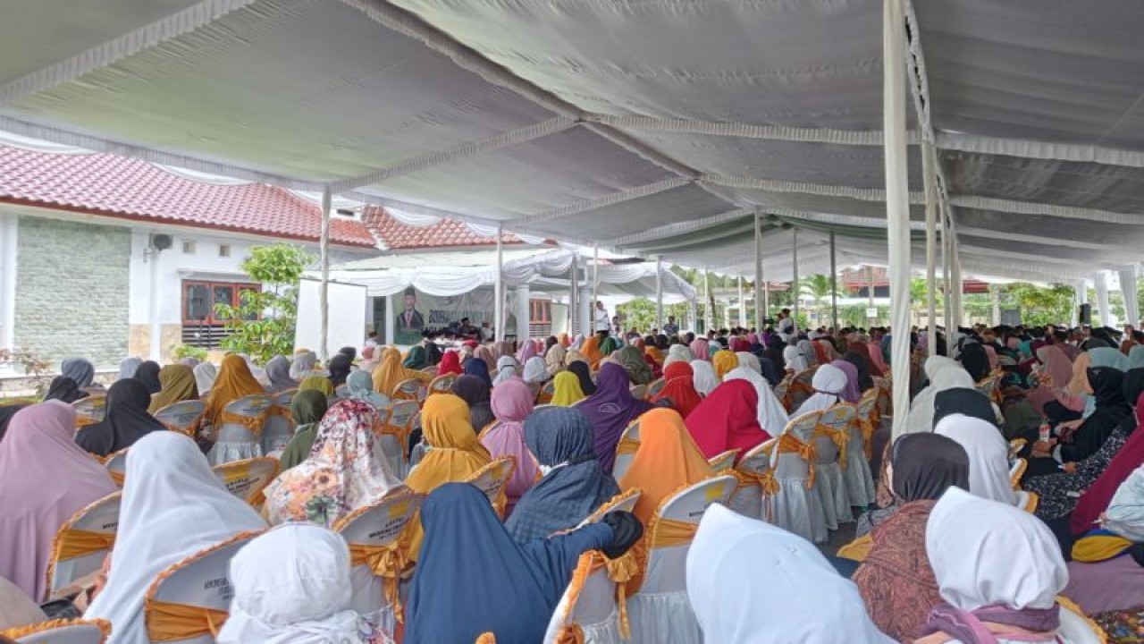 JCH Kabupaten Lombok Tengah, Nusa Tenggara Barat saat mengikuti kegiatan manasik haji (ANTARA/Akhyar)