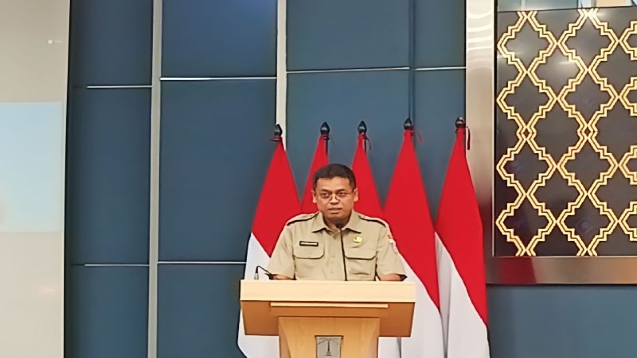 Sekretaris Daerah (Sekda) Joko Agus Setyono saat memberi sambutan dalam acara konsultasi publik Rancangan Undang-Undang (RUU) tentang Daerah Khusus Jakarta di Ruang Pola Bapedda, Balai Kota DKI Jakarta, Senin (8/5/2023). ANTARA/Siti Nurhaliza