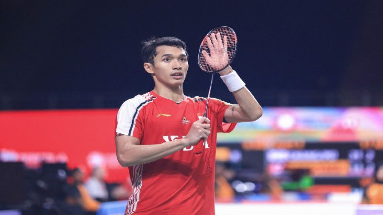 Pebulu tangkis tunggal putra Jonatan Christie meredam perlawanan Chi Yu Jen asal Taiwan dengan skor akhir 16-21, 21-18, 21-16 pada babak pertama Malaysia Masters 2023 di Kuala Lumpur, Rabu. (ANTARA/HO-PP PBSI)