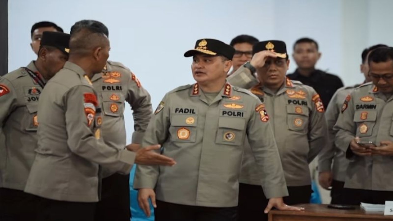 Kabaharkam Polri Irjen Pol. Fadil Imran mengecek persiapan pengamanan KTT ke-42 ASEAN di Labuan Bajo, Nusa Tenggara Timur (NTT), Selasa (2/5/2023). (ANTARA/HO-Divisi Humas Polri)