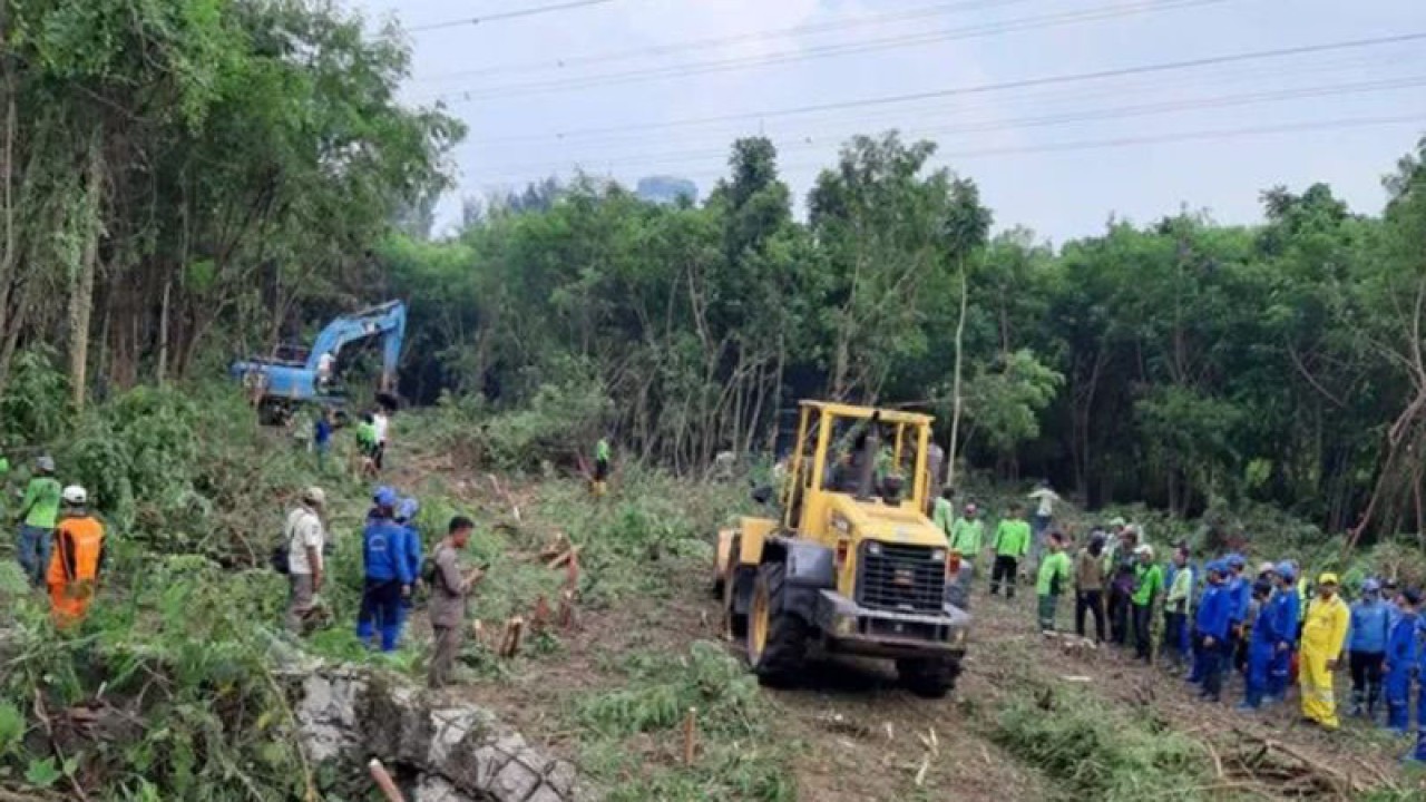 Lahan milik Pemprov DKI Jakarta di Jalan H Lebar, RT 06/01, Meruya, Jakarta Barat, Rabu (18/1/2023). ANTARA/Ho-Pemkot Jakarta Barat