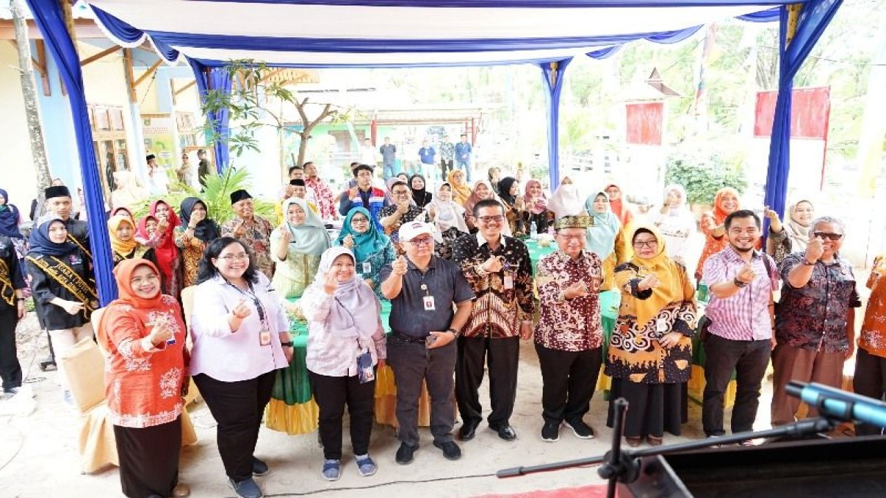 Tim penilai BKKBN RI dan Menko PMK memverifikasi Kampung KB Keberkahan Bersama Kota Dumai, Provinsi Riau. FOTO ANTARA/HO-Humas BKKBN Riau.