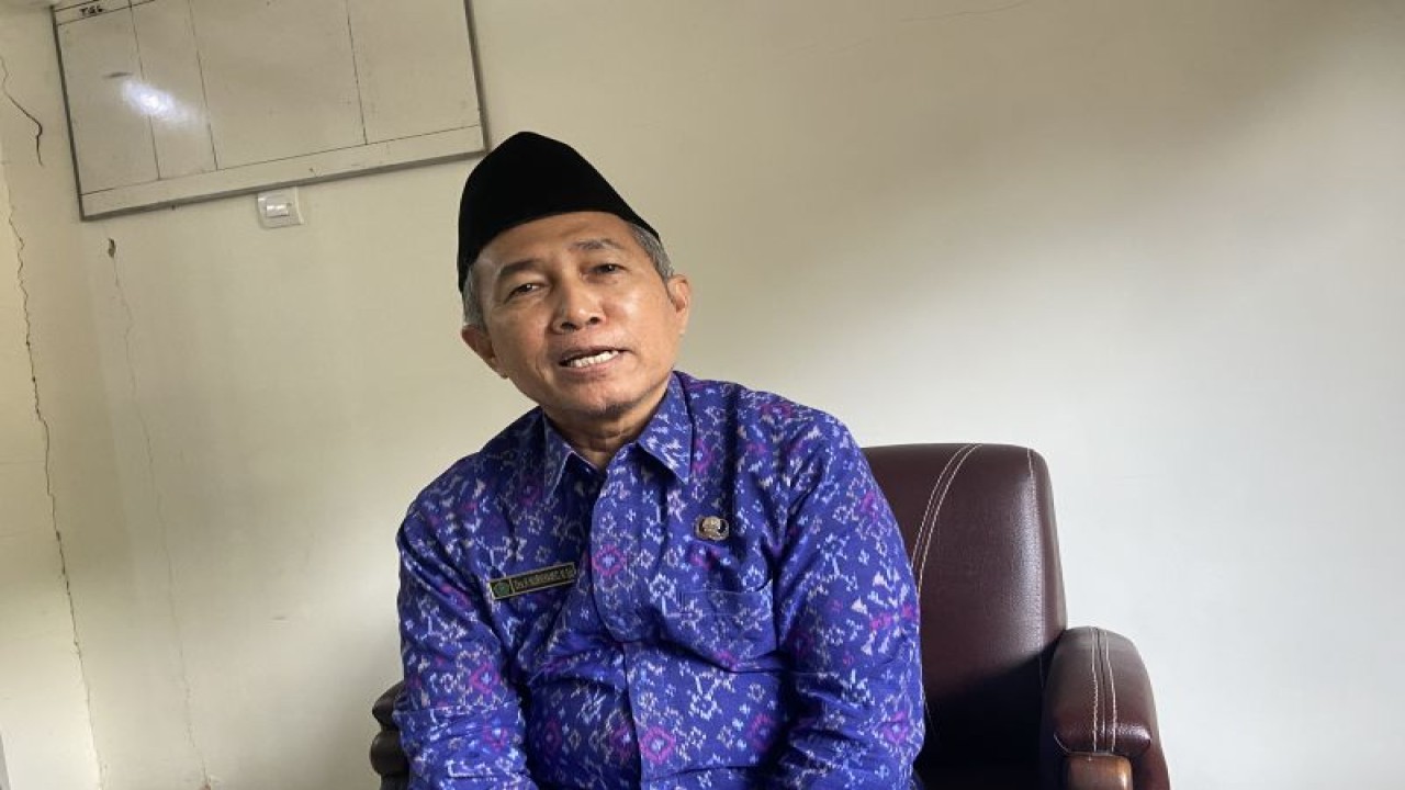 Kepala Bidang Haji Kanwil Kemenag Bali Haji Nurkhamid saat menjelaskan penerapan haji ramah lansia di Denpasar, Rabu (17/5/2023). (ANTARA/Ni Putu Putri Muliantari).
